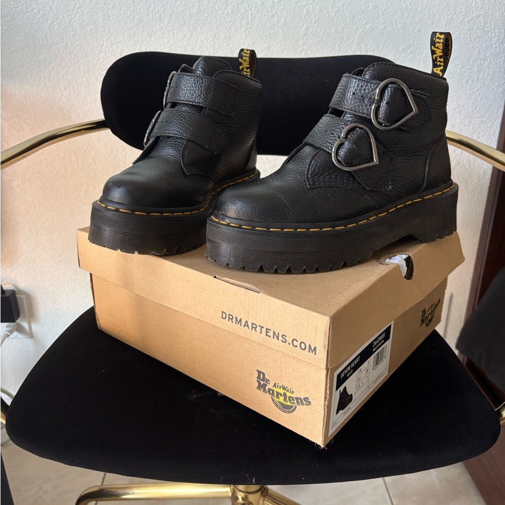 Dr. Martens Devon Heart Boots